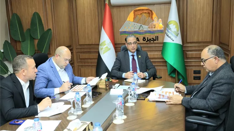 محافظ الجيزة يتابع تنفيذ الخطة الاستثمارية وملفات التصالح والتقنين بأطفيح
