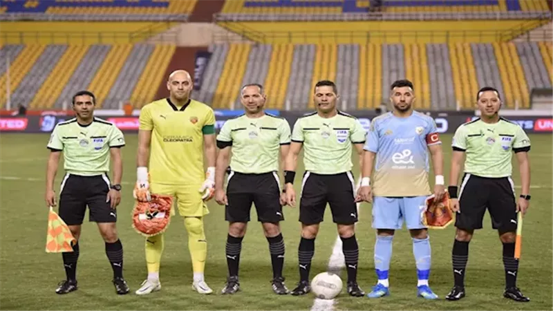 الأهلي يطالب بتطبيق العقوبات على حكم المباراة بعد إساءة للاعبيه
