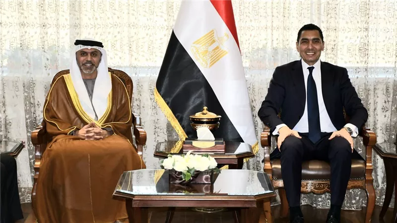 وزير الشباب والرياضة يبحث تعزيز التعاون مع سفير الإمارات في مصر
