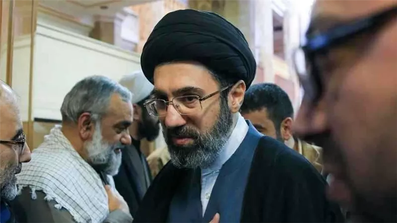 مجتبى خامنئي: إيران لن تتنازل عن حقوقها تحت أي ظرف