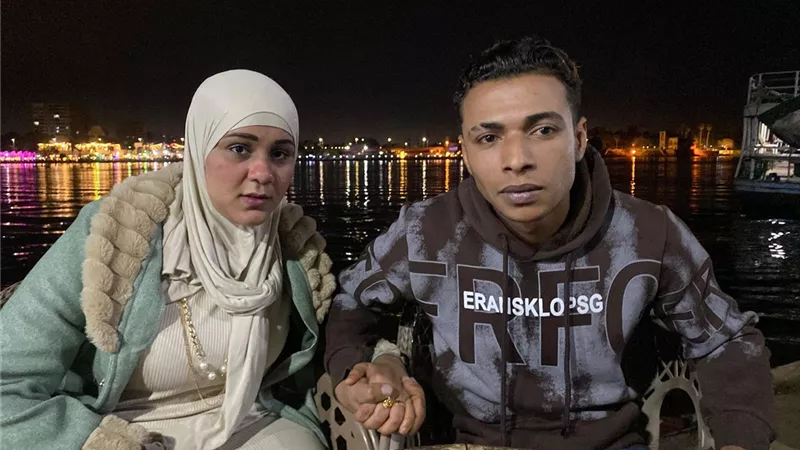 «أول ظهور لهما».. عروسا المترو في جلسة تصوير جديدة على ضفاف النيل|صور