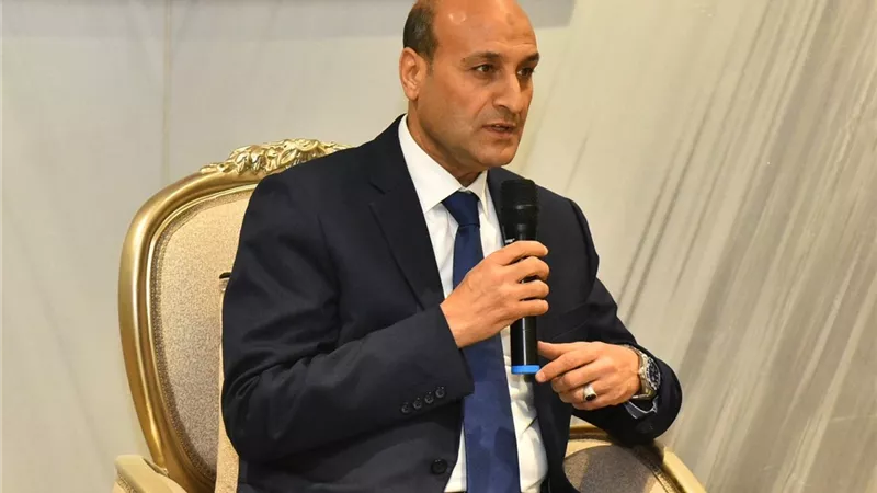 بدءًا من اليوم.. مد ساعات عمل المحال والمقاهي في أسيوط حتى 11 مساءً