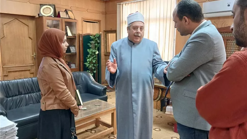 رئيس قطاع المعاهد يضع اللمسات الأخيرة لاحتفالية «نحلة الأزهر» للتهجي.. صور
