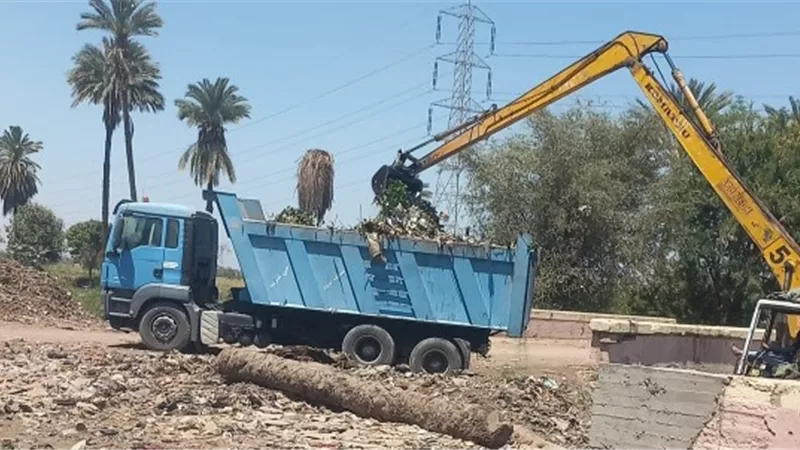 محافظ أسيوط يوجه بتطهير ترعة 