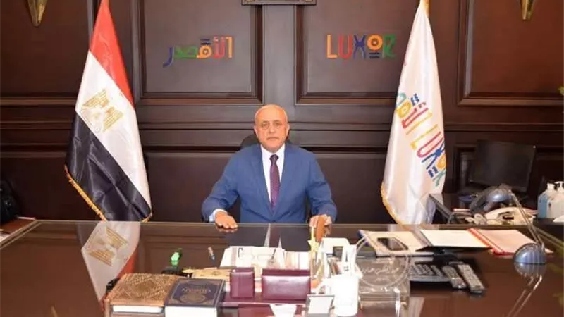 محافظ الأقصر يهنئ البابا تواضروس الثاني بمناسبة عيد القيامة المجيد