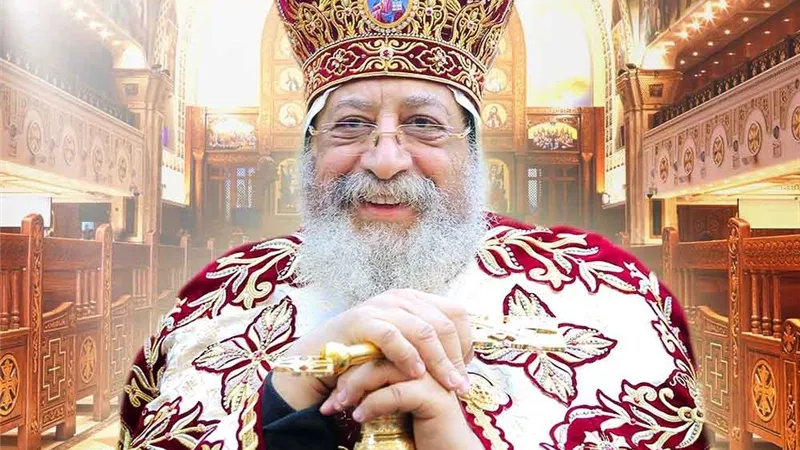 محافظ سوهاج يهنئ البابا تواضروس الثاني بمناسبة عيد القيامة المجيد