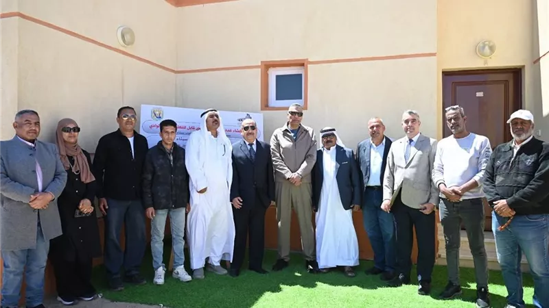محافظ جنوب سيناء يوزع عقود المنازل البدوية على المستحقين بقرية وادي الطور
