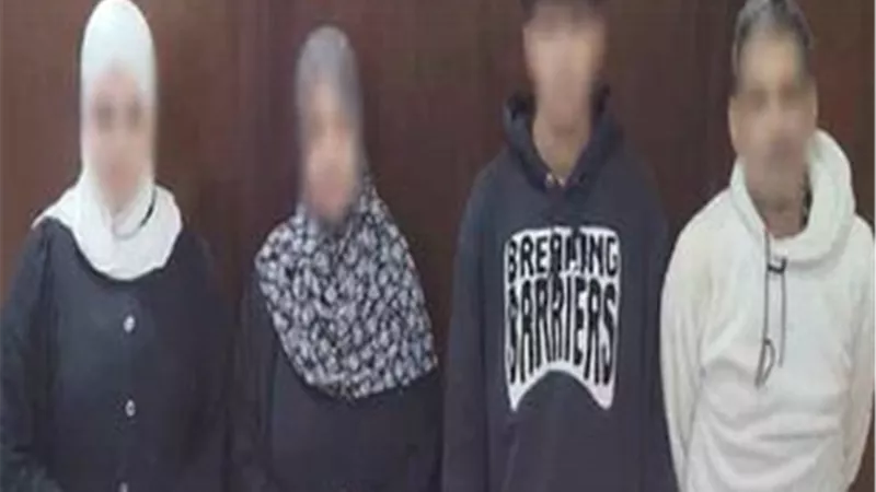 «كان بيسرق المحل».. القبض على عامل تعدى على مسن بالقاهرة|تفاصيل