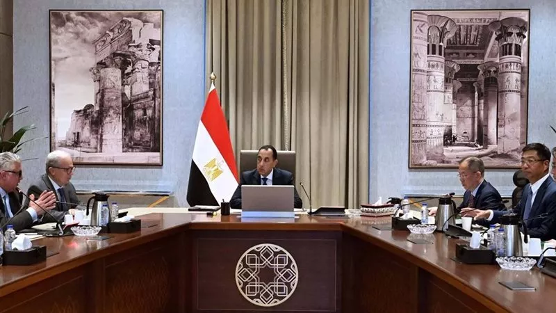 مصر تبحث إنشاء مصنع ألومنيوم ضخم بشرق بورسعيد باستثمارات 2 مليار دولار