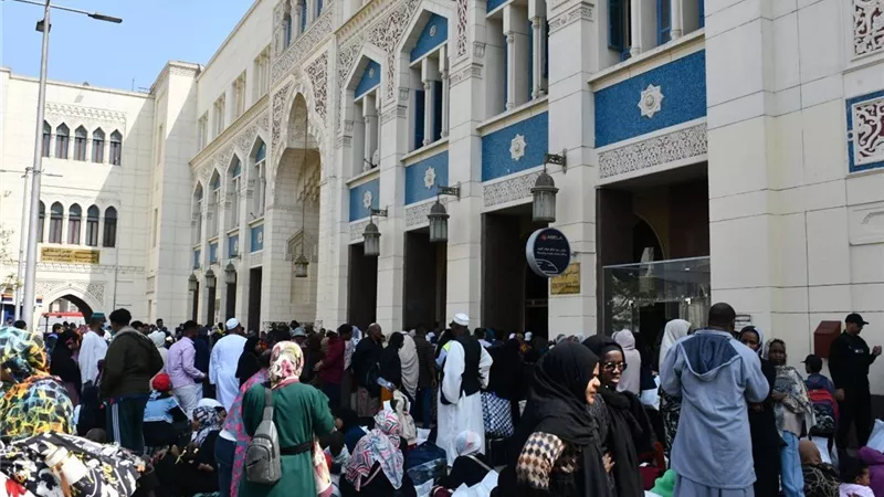 قطار “العودة الطوعية” ينطلق من القاهرة إلى أسوان لنقل مئات الأسر السودانية
