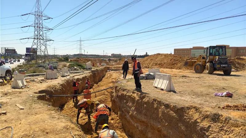 جهاز 6 أكتوبر يواصل أعمال إنارة الشوارع وترشيد استهلاك الطاقة