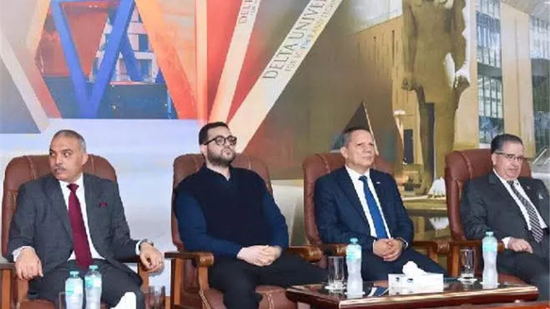 رئيس جامعة دمياط يشهد فعاليات الملتقى الطلابي الأول لطلاب كليات الحقوق