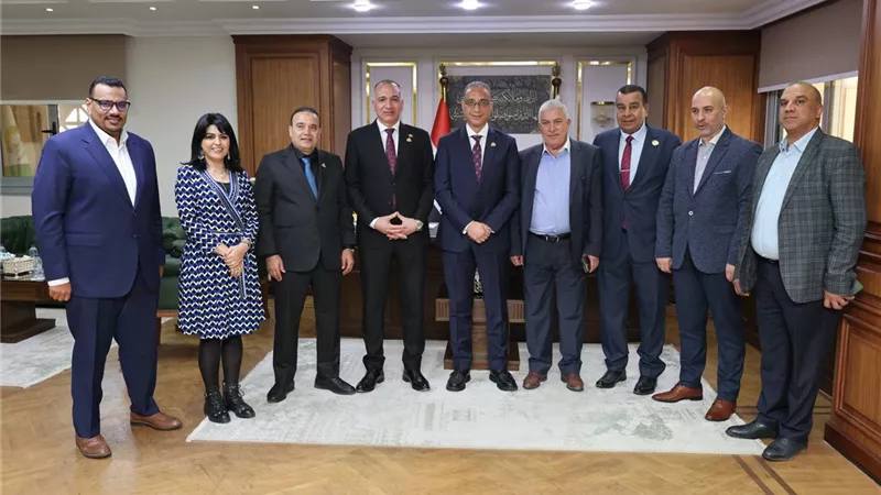 محافظ الجيزة يبحث مع النواب خطط تطوير شمال المحافظة وتحسين الخدمات