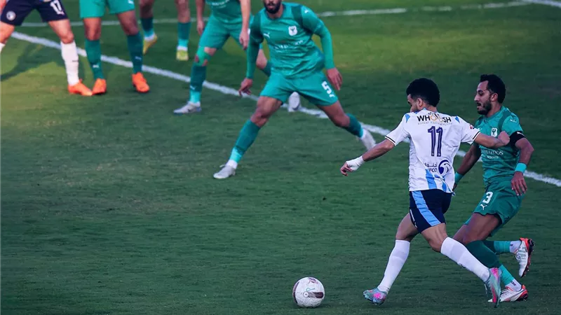 هدية لـ الأهلي.. بيراميدز يقع في فخ التعادل أمام المصري في الدوري 