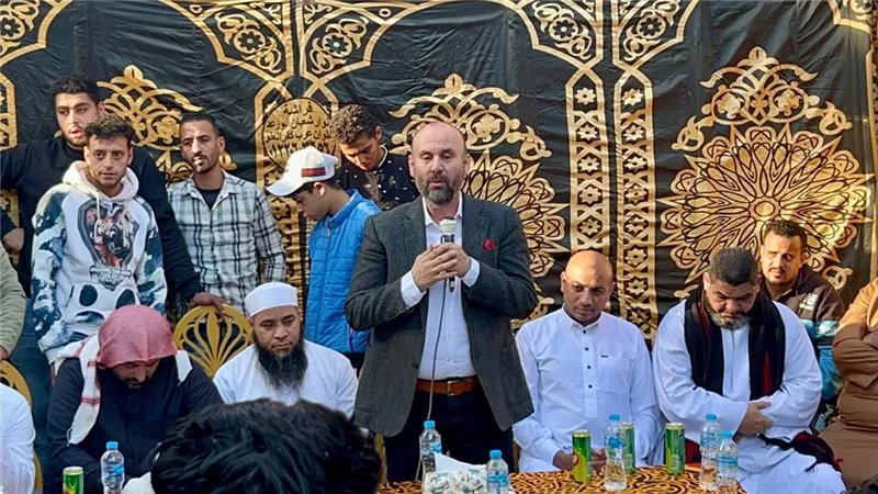 باسم كامل يشارك في جلسة صلح لإنهاء نزاع بعرب البراوي في حلوان