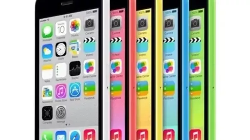 أيفون 5C يعود للحياة.. كيف حول جيل “زد” هاتفا منسيا إلى أيقونة عصرية