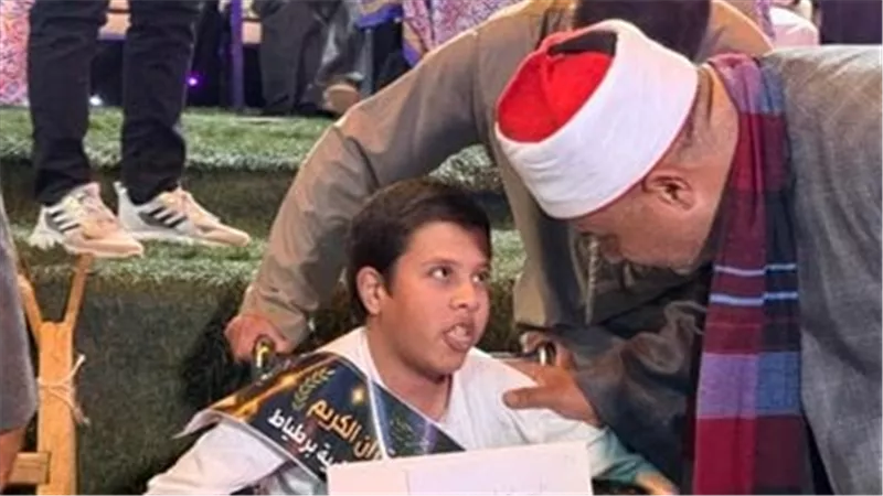 تكريم حفظة القرآن الكريم بمركز مغاغه شمال المنيا ورحلتي عمرة لطالبتين