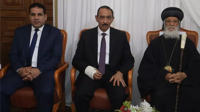 محافظ سوهاج ومدير الأمن يهنئان الأقباط بطهطا وطما بعيد القيامة