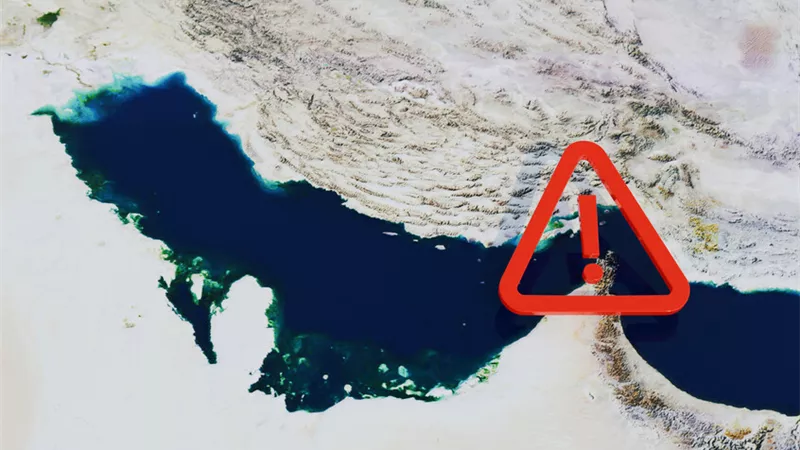 القيادة المركزية الأمريكية تبدأ حصار الموانئ الإيرانية وتفرض رسوماً عليها