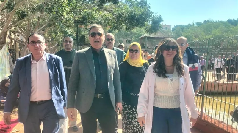 رئيس الخدمات البيطرية يتفقد حديقة حيوان الشرقية خلال احتفالات شم النسيم