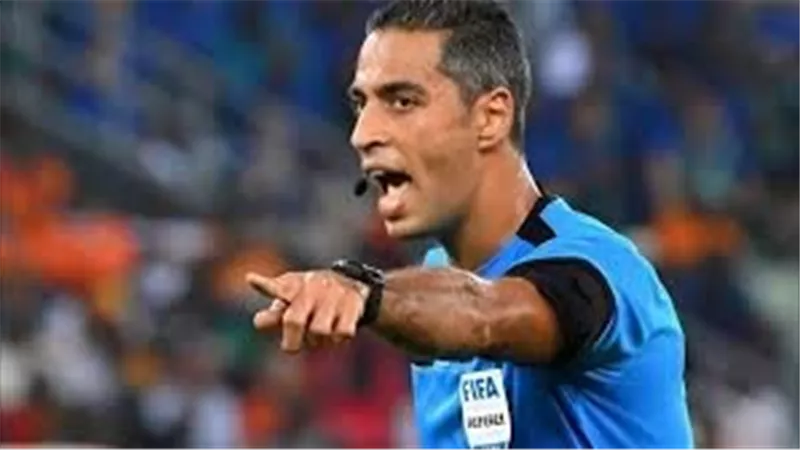 أمين عمر الأقرب.. طاقم حكام مصري لإدارة مباراة الزمالك وبيراميدز