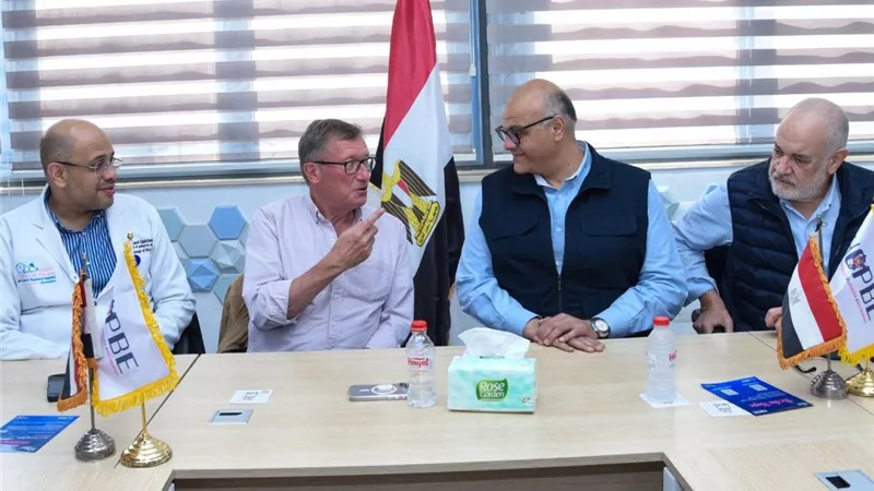 محافظ الإسكندرية يزور مستشفى “نيل الأمل” ويرحب بالأطباء الدوليين