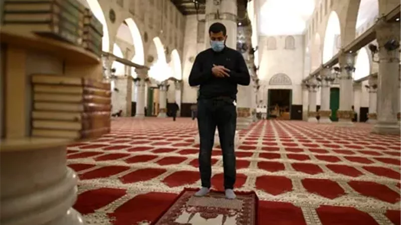 هل يجوز الجهر في الصلاة السرية لتجنب السرحان؟.. دار الإفتاء تجيب