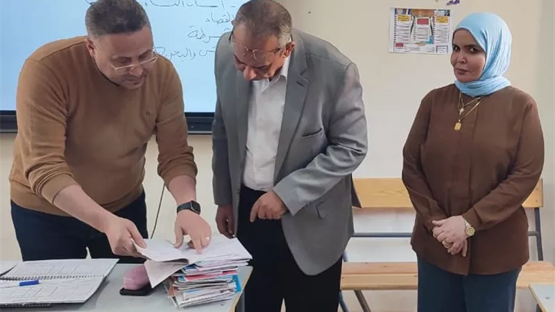 مدير تعليم القليوبية يتفقد مدارس غرب شبرا ويحيل مدير مدرسة للتحقيق