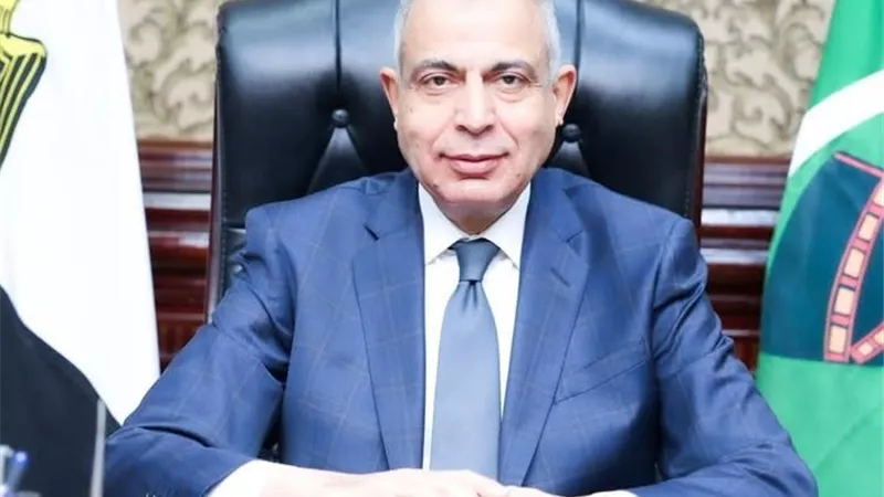 محافظ المنيا: تكثيف الجهود لتقنين أوضاع المحال وتطبيق القانون