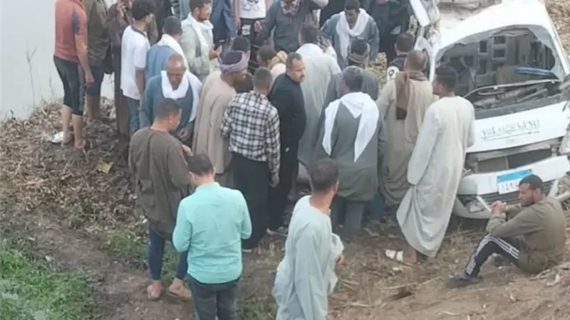 مصرع شخصين وإصابة 12 في حادث مأساوي بطريق بني سويف الزراعي