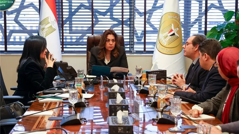 منال عوض تبحث مع القطاع المصرفي تعزيز التمويل المستدام ودعم المشروعات