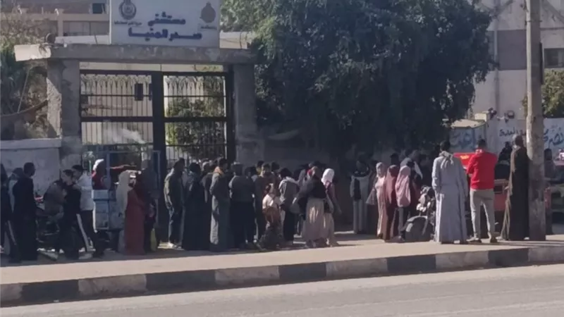 بالاسماء.. إصابة 10 أشخاص في انقلاب ميكروباص بالمدينة الصناعية بالمنيا