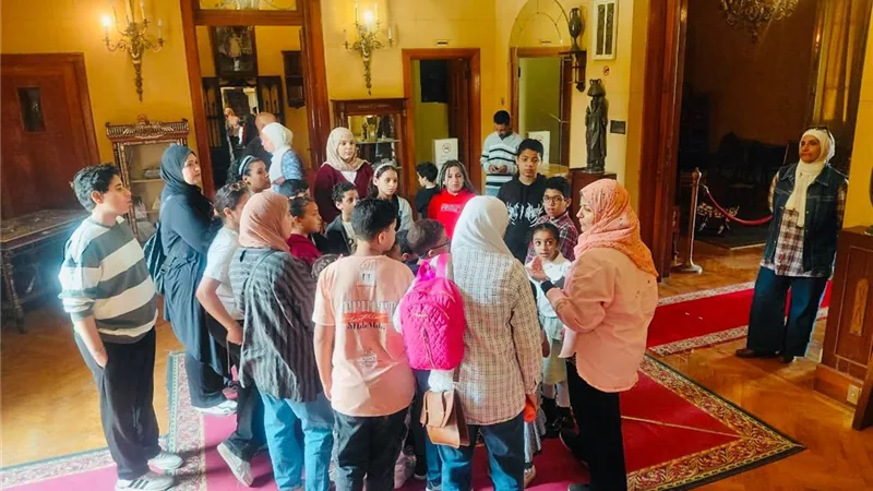 «أتوبيس الفن الجميل» يصطحب أطفال المعادي في زيارة لمتحف ركن فاروق