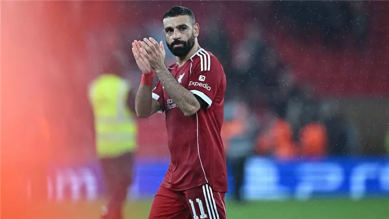 محمد صلاح يخطف الأنظار رغم خروج ليفربول أمام باريس