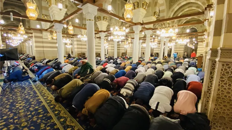 ما هي العبادة التي يكون العبد فيها أقرب إلى الله؟.. أمين الفتوى يجيب