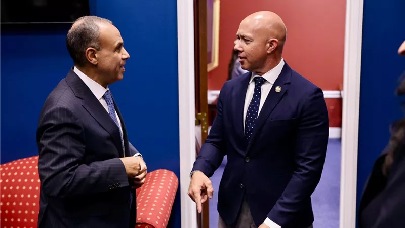 وزير الخارجية يلتقي رئيس لجنة الشئون الخارجية بمجلس النواب الأمريكي