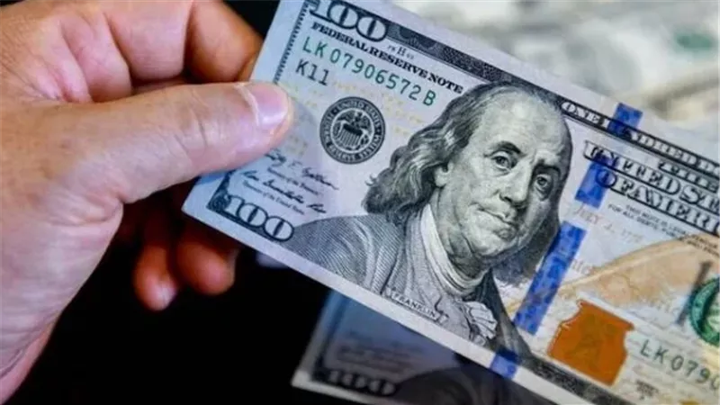 فقد 3 جنيهات في أسبوع.. الدولار يواصل الهبوط الحر أمام الجنيه 