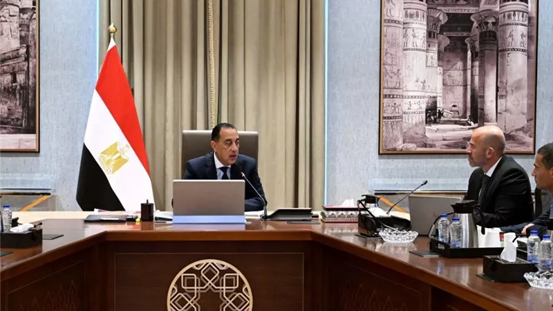 مدبولي يبحث إنشاء مدينة طبية عالمية بالعاصمة الإدارية مع شركة صينية