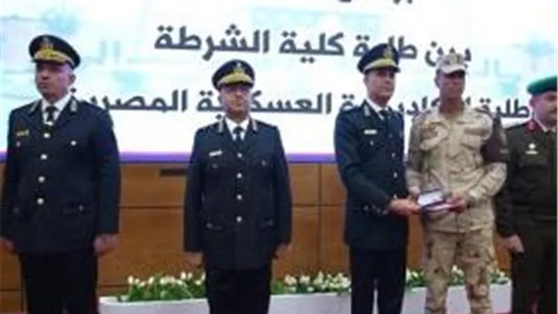 تدريبات قتالية ومحاضرات تثقيفية في معايشة طلاب 