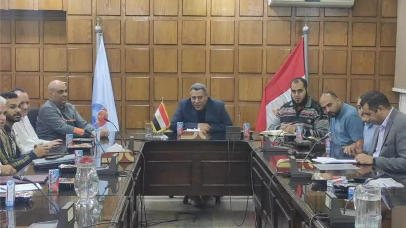 مياه كفر الشيخ تبرم 5 عقود جديدة لتنفيذ مشروعات صرف صحي بقرى بيلا