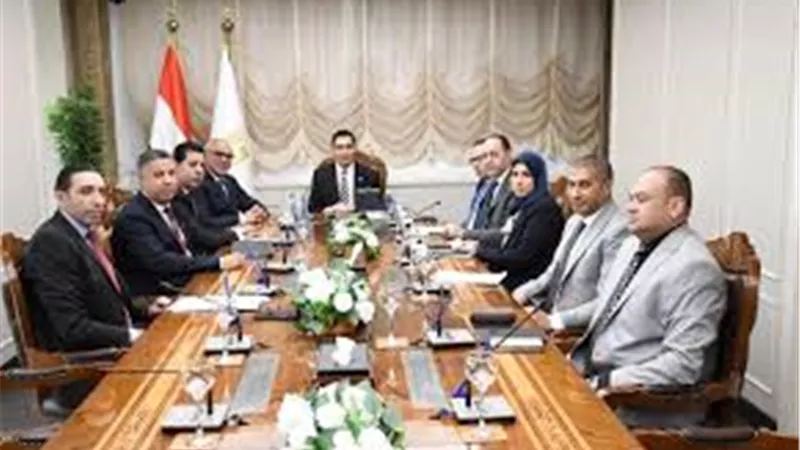 وزير الشاب والرياضة يستقبل رئيس نادي الزهور