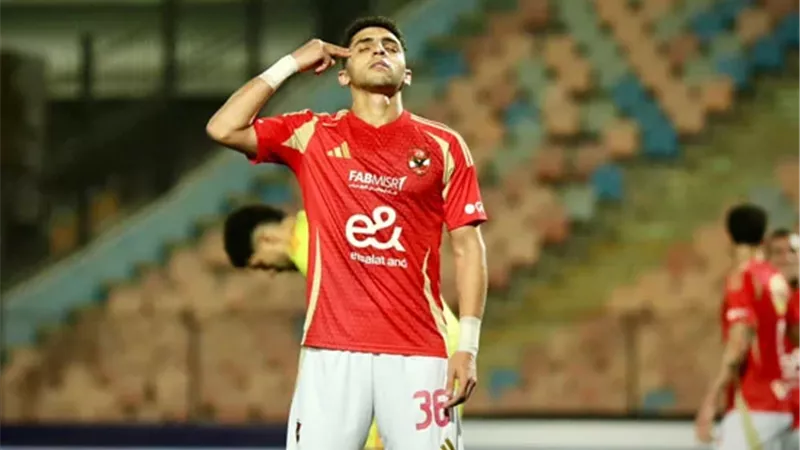 الأهلي يرفع عرضه المالي لتجديد عقد كوكا.. 
