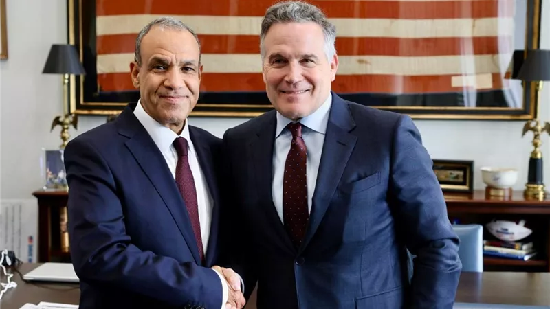 سيناتور أمريكي يشيد بجهود مصر الدبلوماسية في استقرار الشرق الأوسط