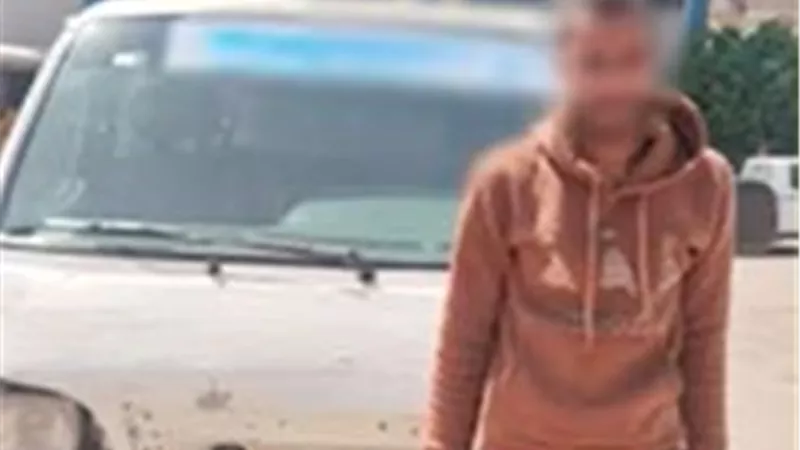 فوضى الميكروباص.. سائق بدون رخصة يفرض «تعريفة زيادة» بالدقهلية