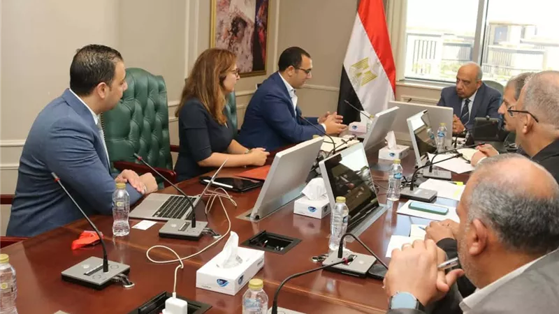 الكهرباء تتجه للشبكات الذكية.. ومباحثات لتوظيف الذكاء الرقمي في التشغيل