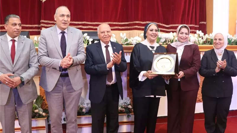 نقيب المعلمين يشهد حفل إطلاق رقمنة المعاهد القومية