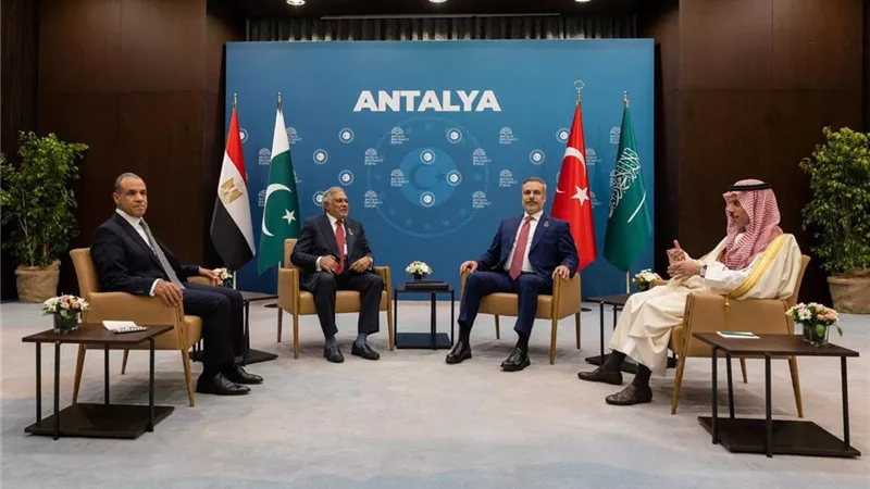 مصر وتركيا وباكستان والسعودية يبحثون مسار المفاوضات الأمريكية الإيرانية