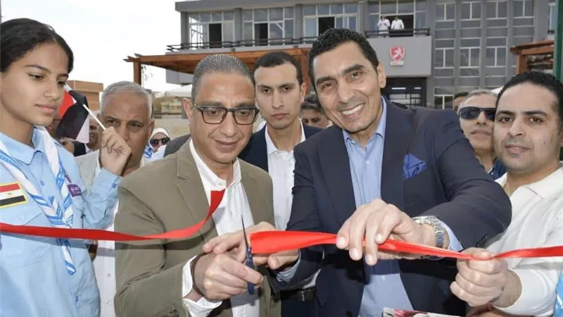 وزير الرياضة ومحافظ الجيزة يفتتحان مركز التنمية الشبابية بالشيخ زايد 