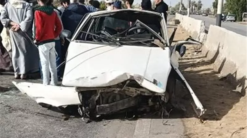 إصابة 3 أشخاص في تصادم على طريق قنا الأقصر
