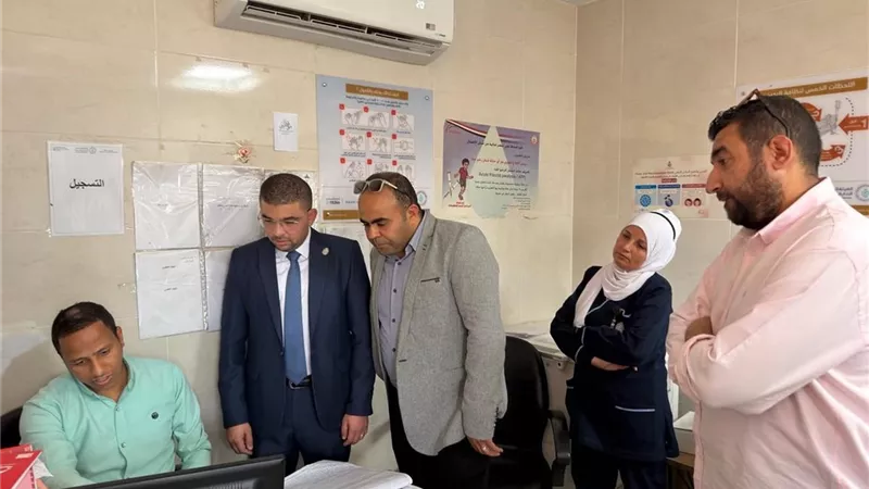 بقيادة مدير الفرع.. جولة بطب أسرة إسنا لتعزيز جودة الرعاية الصحية بالأقصر
